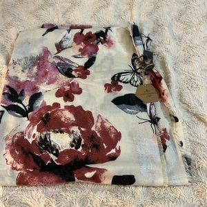 New With Tag Vince Camuto soft Flower/ Butterfly Print rectangle scarf